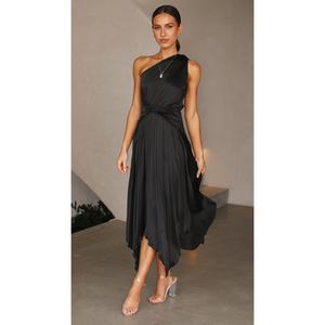 Vestido Negro Minimalista sin Mangas de Diseñador para Verano - Product Image 6