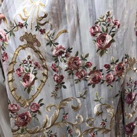Rideau en tissu organza brodé de fleurs
