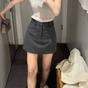 Une jupe de costume haut de gamme grise pour un pantalon d'été taille haute, amincissant, épousant les hanches et anti-exposition - Product Image 1