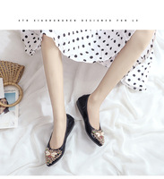 Sepatu Wanita Flat Ukuran 33-45 Model Terbaru, Kasual, Bernapas, Berhias Rhinestone, Ujung Runcing, Ukuran Besar