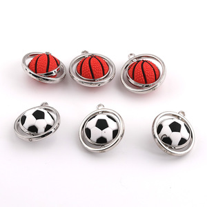 Pendentif rotatif en forme de ballon de football et de basket-ball en alliage de zinc, accessoire de bijoux DIY, breloque unisexe pour la fabrication de colliers - Product Image 1