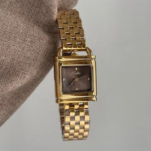 Montre à bracelet en acier inoxydable 2026, cadran carré tendance, montre-bracelet à quartz de luxe exquise de haute qualité - Product Image 2