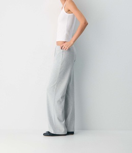 OEM New Fashion <strong>White</strong> Women <strong>Camisole</strong> Round Neck Solid Color Slim Fit Women Tops Rib Knitted Fabric <strong>Camisole</strong> - Product Image 2