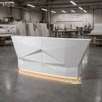 Comptoir de bar en forme de bateau pour la maison, design créatif sur mesure, surface solide Corian de luxe, blanc, petit bar de yacht pour resort ou sous-sol
