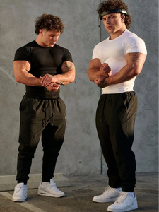 T-Shirt da Palestra a Compressione Muscolare Personalizzata da Uomo Senza Cuciture, Leggera, ad Asciugatura Rapida, per Corsa e Fitness - Product Image 4