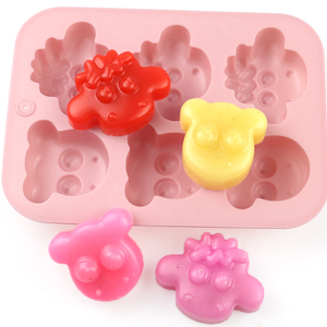 Moule en silicone 6 cavités en forme de mouton et de vache pour pâtisserie, bougies, savons, gâteaux, poudings et résine DIY - Product Image 1