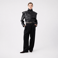 Jaket Kulit Domba Hitam Wanita Model Pendek Musim Gugur Ramah Lingkungan Anti Kusut Kerah Tegak Sayap Bahu Tersembunyi