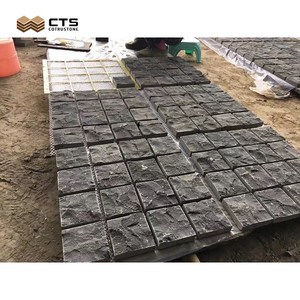 Piastrelle in Granito Andesite Lucidato 30x30, Design Moderno Nero Naturale per Pavimentazione Esterna di Ville e Vialetti - Product Image 3