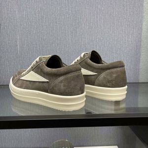 Chaussures décontractées de luxe de qualité supérieure - Nouveau modèle 2026, design rétro vert, amorti, antidérapantes, semelle épaisse, tige en cuir, tendance mode - Product Image 3