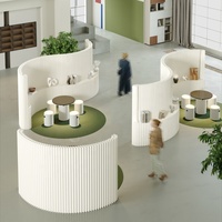 Cloison pliante multifonctionnelle avec étagères intégrées, séparateur de pièce en papier kraft alvéolé pour boutique éphémère et salon professionnel