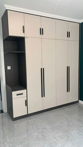 Armoire de chambre principale autoportante en bois, style minimaliste moderne, avec rangement optimisé pour usage hôtelier - Product Image 5