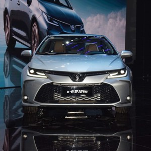 Autos Chinos Baratos al Por Mayor, <span class=keywords><strong>Precio</strong></span> 2025 2024, <span class=keywords><strong>TOYOTA</strong></span> <span class=keywords><strong>COROLLA</strong></span> Híbrido, Autos de Gasolina, 4 Asientos, 5 Puertas, Sedán en Stock - Product Image 2