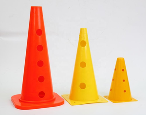 Cône de marquage d'entraînement de football avec fente supérieure, en plastique durable, 12 pouces, pour exercices d'agilité et de vitesse, utilisation sur terrain de sport extérieur - Product Image 2