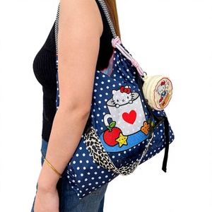 Sac fourre-tout japonais de style dessin animé, imperméable, en nylon brodé, grande capacité, avec un design frais et doux, idéal pour les trajets quotidiens polyvalents - Product Image 1