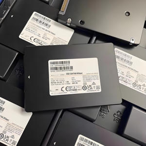 Disque dur de serveur de centre de données haute performance pour solutions de stockage d'entreprise MZQL27T6HBLA-00A07 - Product Image 2