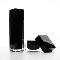 Bouteilles cosmétiques vides de luxe en acrylique carrées avec pompe pulvérisatrice 30ml 50ml 100ml 120ml 150ml pour crème, crème contour des yeux, poudre libre