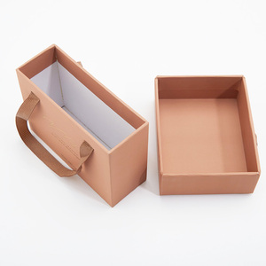 Scatola Regalo di Lusso Personalizzata con Logo, in Cartone Riciclabile Stampato, per Set di Cosmetici, Trucchi e Prodotti per la Cura della Pelle - Product Image 2