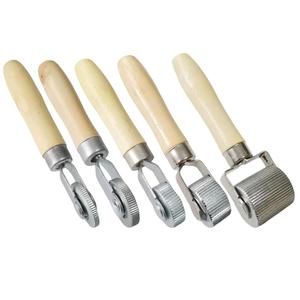 Rouleau de compactage manuel pour réparation de pneus de <span class=keywords><strong>moto</strong></span> et de voiture avec poignée en bois - Product Image 3