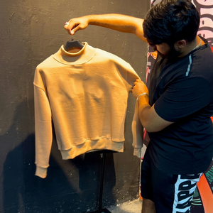 เสื้อสเวตเชิ้ตคอกลมปักลายสีงาช้างสำหรับผู้ชาย ทรงโอเวอร์ไซส์ ทรงปกติ ผ้าฝ้ายถัก สวมใส่สบายๆ สำหรับฤดูใบไม้ร่วง ลายตัวอักษรด้านหน้า - Product Image 1