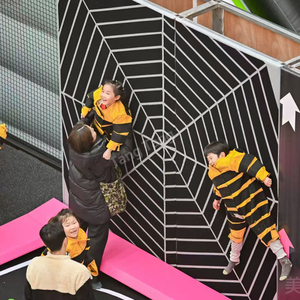 Trampolines Comerciales Personalizados Profesionalmente para Interiores, para Adultos, Emocionantes Aventuras con Toboganes de Gran Altura - Product Image 4