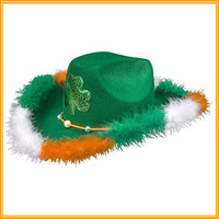 Chapeau de cow-boy irlandais vert trèfle pour la fête de la Saint-Patrick, chapeau de cowgirl à bord en plumes duveteuses pour la Saint-Patrick