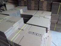 Auf Lager: Wellpappe-Kartons für Logistik und Verpackung, Quadratische Versandkartons, Papier-Geschenkboxen, Maßgefertigte Faltkartons