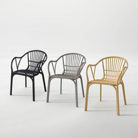 Chaise de salle à manger ergonomique empilable en plastique haut de gamme, durable, imperméable, écologique, portable et légère, pour la vente en gros
