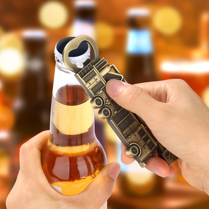 Ouvre-bouteille vintage en forme de camion de pompiers en métal, cadeau unique pour <span class=keywords><strong>pompier</strong></span>, pour la cuisine, le bar, les cadeaux de fête des pompiers, ouvre-bouteille de collection - Product Image 3