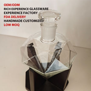 850ml ダイヤモンド型ガラス製ウイスキーグラス、プラスチックベース付きの工場卸売。 - Product Image 2