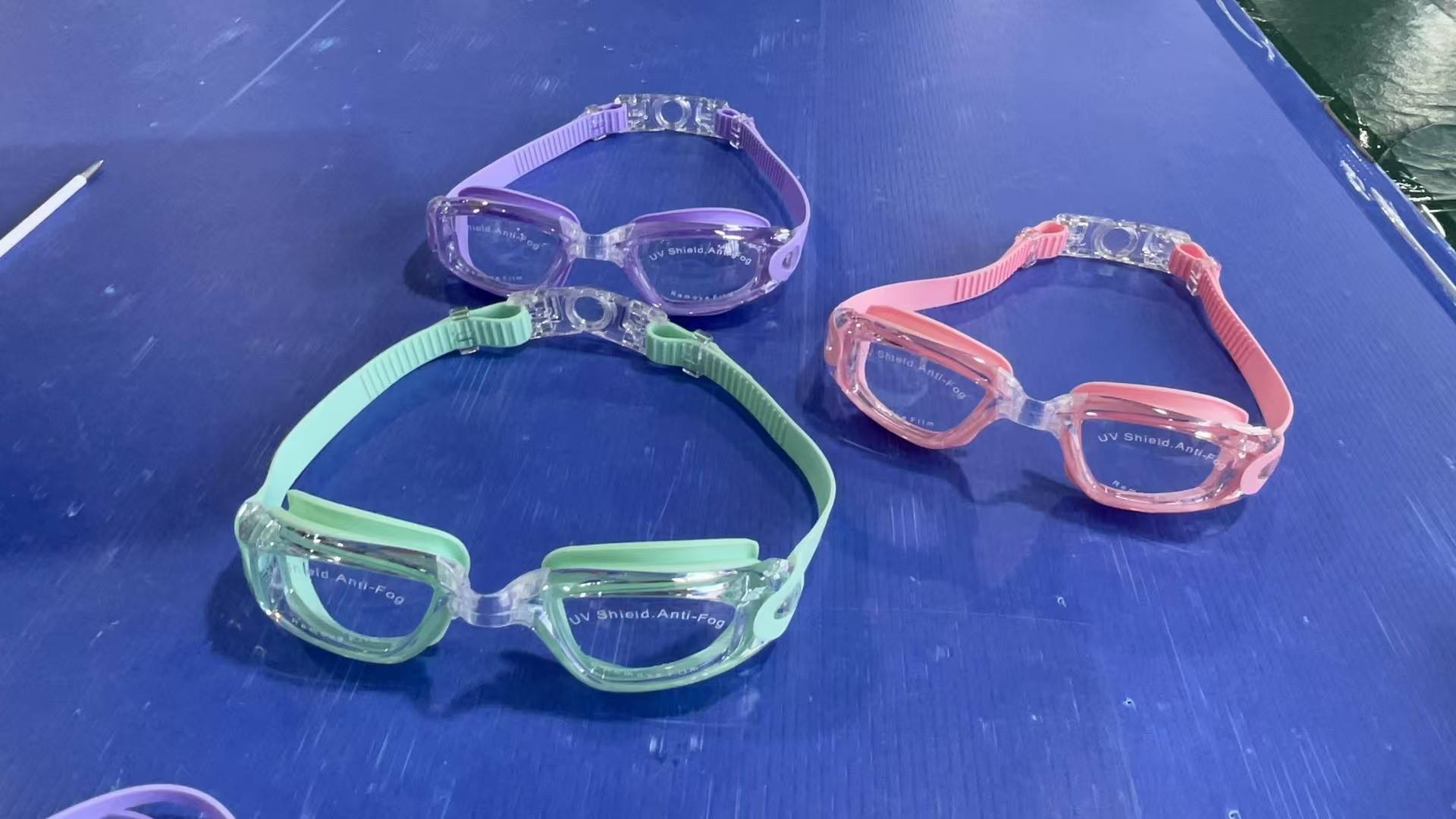 สีม่วงอ่อน