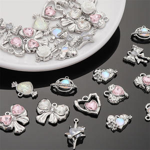 2025 Venta caliente cariño estrella de cuatro puntas Rosa corazón colgante cuentas accesorios collar Diy pulsera hecha a mano Material - Product Image 1