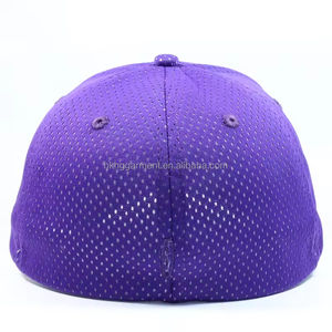 Gorra de Béisbol Personalizada, 100% Poliéster, Color Morado, Deportiva, Ajustada, Elástica, Fabricada a Medida - Product Image 3
