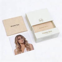 Boîte à bijoux de luxe - Personnalisée en blanc avec doublure en velours et emballage cadeau en feuille d'or