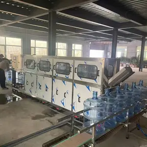 Línea de producción automática 3 en 1, máquina de Llenado de líquidos y agua, para botellas, taponamiento, fabricación pura de Mineral, OEM