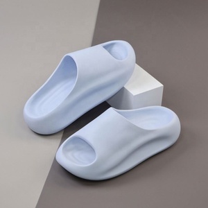 Chaussons pour hommes en EVA à semelle épaisse antidérapante, à bout ouvert, couleur noire unie, pour l'intérieur et l'extérieur, toutes saisons, dessus et doublure en PU - Product Image 2
