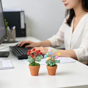 Vente en gros de perles de cristal d'améthyste naturelles pour la guérison, mini-arbre en pot d'argile rouge pour la décoration - Product Image 2