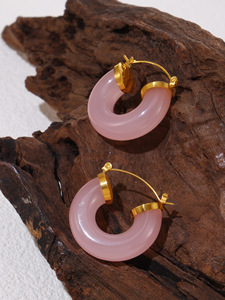 Large gamme de styles de boucles d'oreilles en résine pour femmes |   Acier inoxydable plaqué or 18K PVD |   Imperméable, hypoallergénique et durable - Product Image 5