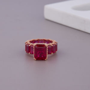 Anillo de Eternidad Completo con Rubíes Talla Esmeralda y Detalles de Diamantes en Oro Rosa / Blanco / Amarillo de 18K |   Joyería Fina Personalizada - Product Image 6