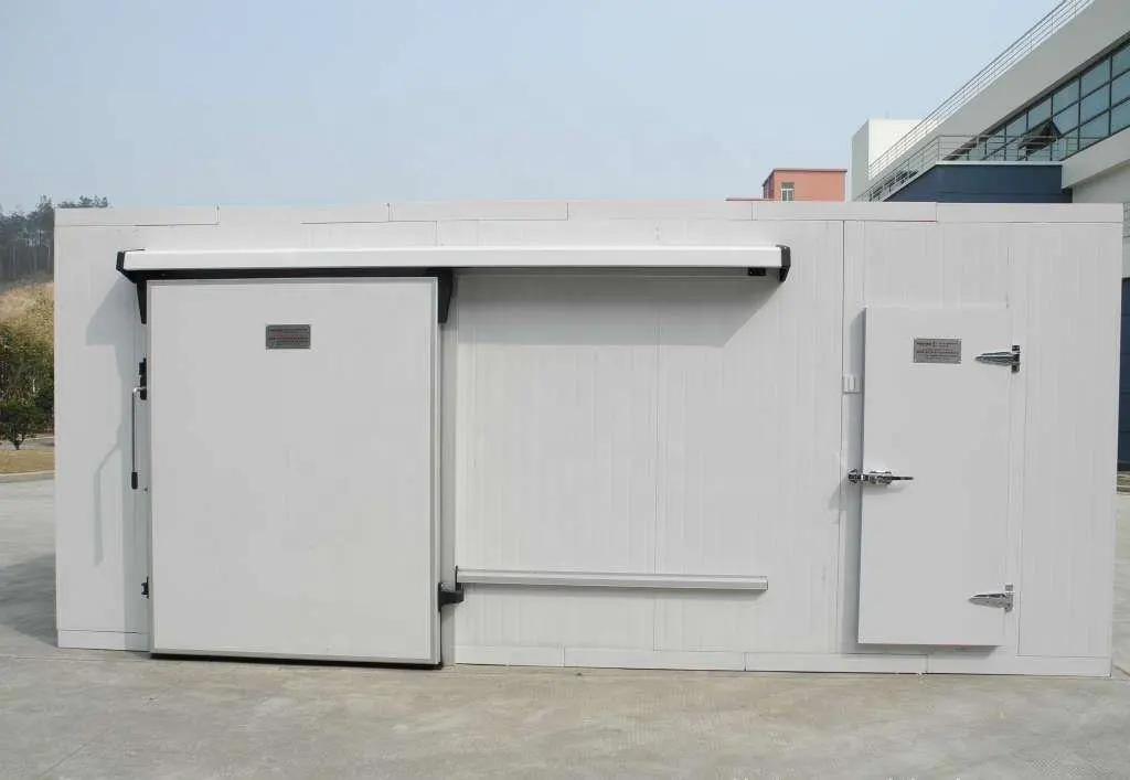 Factory Design Free cold storage room walk in freezer and chiller chambre froide solaire For meat fruit vegetable