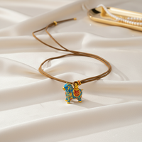 Offre Spéciale 2026 Année du Cheval Édition Limitée Collier en laiton plaqué or 18 carats avec poney en émail coloré et cordon pour Femmes et Enfants, Bijou porte-bonheur amusant
