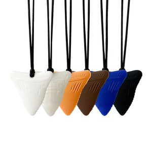 Collar Mordedor Sensorial de Tiburón Personalizado al por Mayor con Cadena de Cuerda para Niños con Dientes en Crecimiento, TDAH, Autismo, Mordedor Oral de Silicona No Tóxica - Product Image 3