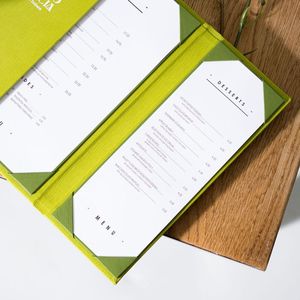 Porte-menu en cuir de haute qualité pour restaurant, à trois vues, avec coins fixes et intérieur pliable - Product Image 1