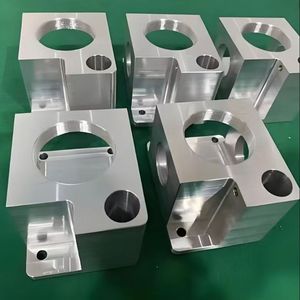 Encuentra Piezas de Aluminio Mecanizadas por CNC Similares a Iconos Personalizados, Componentes de Procesamiento de Hardware Automatizados de Alta Precisión, Piezas Mecánicas - Product Image 4