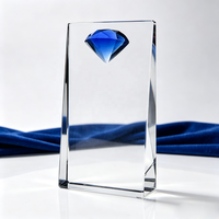 Logo personnalisé souvenir de sublimation en forme de diamant haut de gamme cadeau d'affaires trophée en cristal K9 Plaque de récompense en cristal