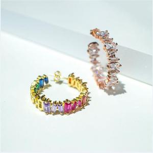 Gioielli di moda placcati in <span class=keywords><strong>oro</strong></span> donne europee di lusso full CZ <span class=keywords><strong>cerchio</strong></span> mix arcobaleno zircone cubico orecchino a <span class=keywords><strong>cerchio</strong></span> - Product Image 5