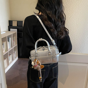 Borsa a Tracolla Mini Boston Direttamente dalla Fabbrica, Logo Personalizzato, in PU con Ciondolo a Forma di Cavallo, per Uso Quotidiano - Product Image 3