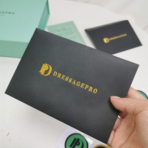 Enveloppes de mariage personnalisées en carton noir recyclé avec logo en feuille d'or de luxe, enveloppes de qualité supérieure en papier kraft - Product Image 1