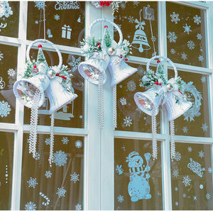Decoración Navideña DAMAI Estilo Blanco con Frutos Rojos, Agujas de Pino y Campanas Dobles para Colgar en Ventanas - Product Image 4
