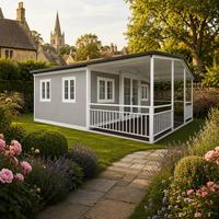 Maison conteneur extensible à bordure blanche 20 pieds, toit à pignon, couleur crème, 2 chambres, fenêtres à grille, porche, terrasse, cabane entièrement équipée