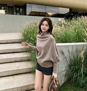 Gemütlicher Rollkragen-Fledermausärmel-Pullover - Weicher Oversize-Strickpullover mit Drapiertem Ausschnitt, Perfekt zum Schichten & für Lässigen Chic-Stil - Product Image 4